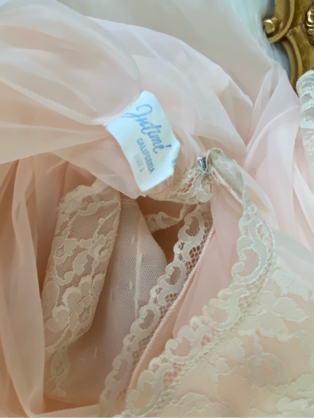 Intime California Vintage Nightgown and Robe - Picture 10 of 11